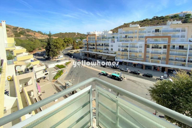 Espaçoso apartamento penthouse T3 Duplex com vista mar em Albufeira